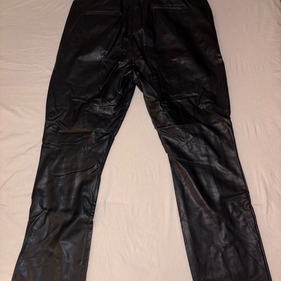 Abercrombie & Fitch Black Vegan Leather Skinny Pants - Picture 2 of 3